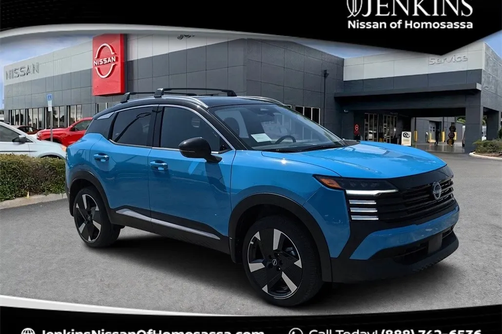 2025 Nissan Kicks SR photo 1