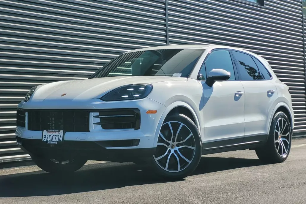 2025 Porsche Cayenne photo 1