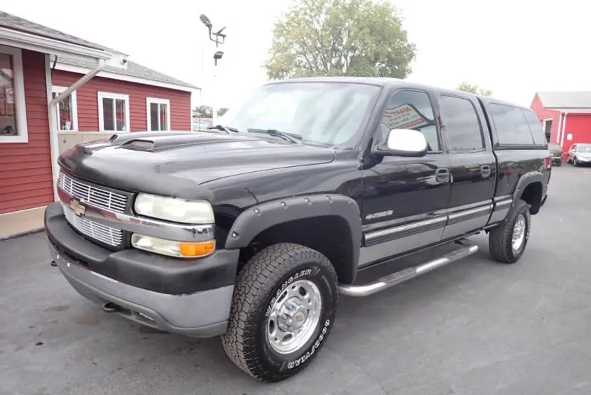 2002 Chevrolet Silverado 2500HD LS photo 1
