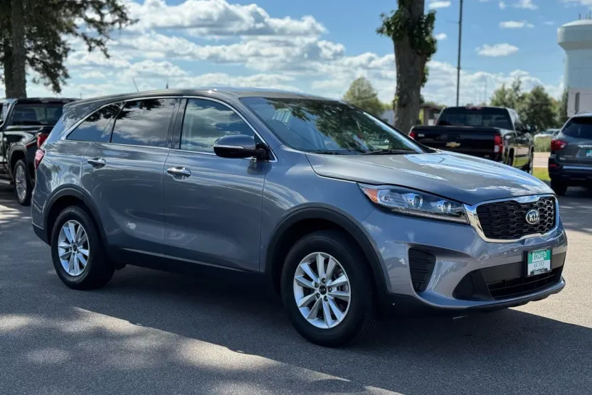 2019 Kia Sorento LX S photo 1
