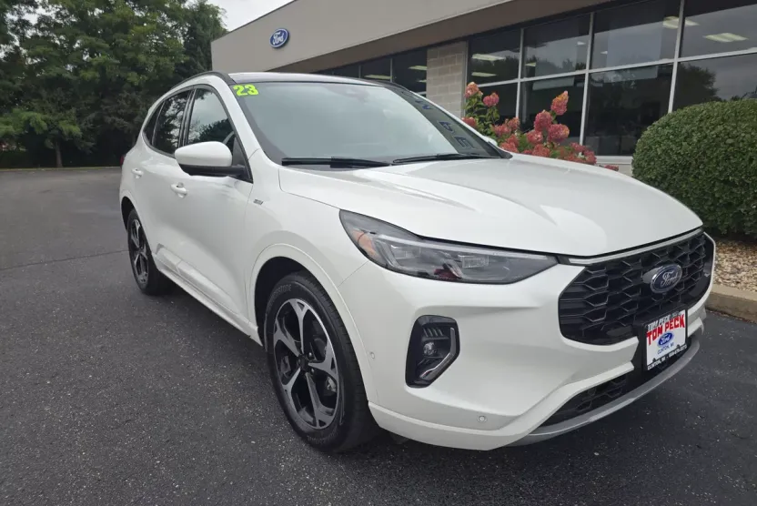 2023 Ford Escape ST-Line Elite photo 1