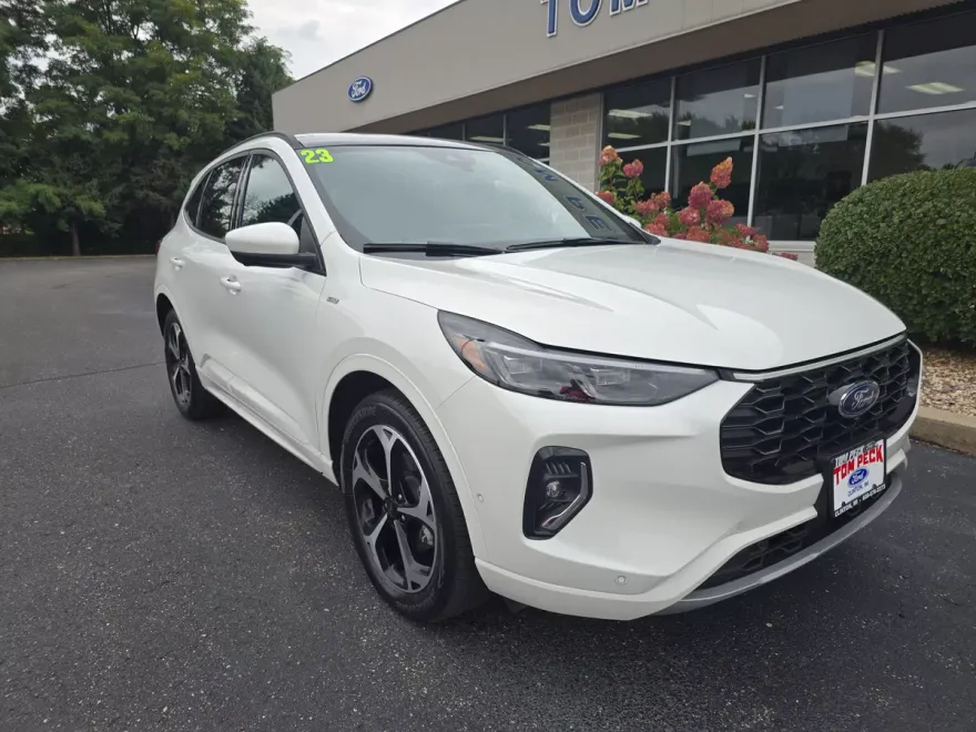 2023 Ford Escape ST-Line Elite photo 1