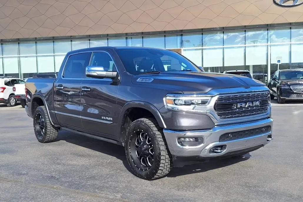 2022 Ram 1500 Limited photo 1