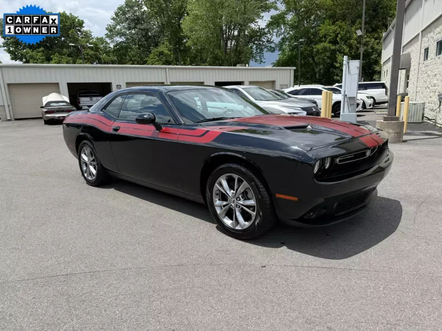 2021 Dodge Challenger SXT photo 1