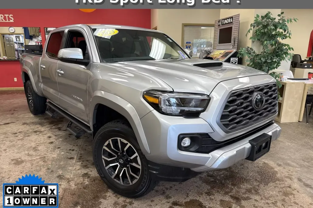 2023 Toyota Tacoma TRD Sport V6 photo 1