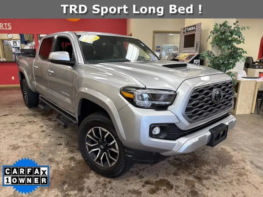 2023 Toyota Tacoma TRD Sport V6 photo 1