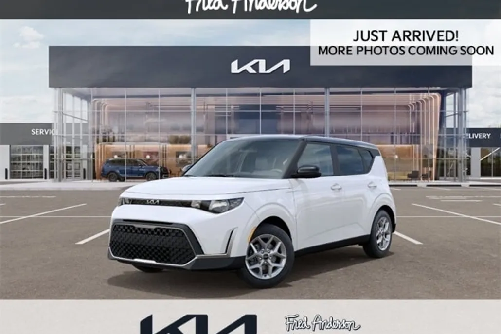 2025 Kia Soul LX photo 1