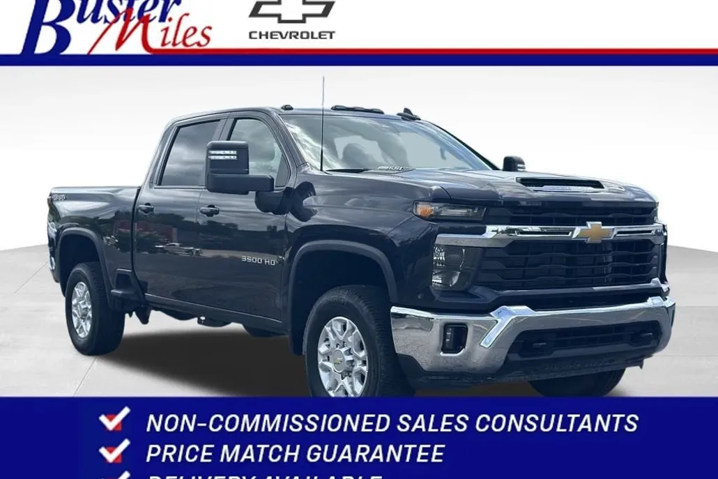 2024 Chevrolet Silverado 3500HD LT photo 1