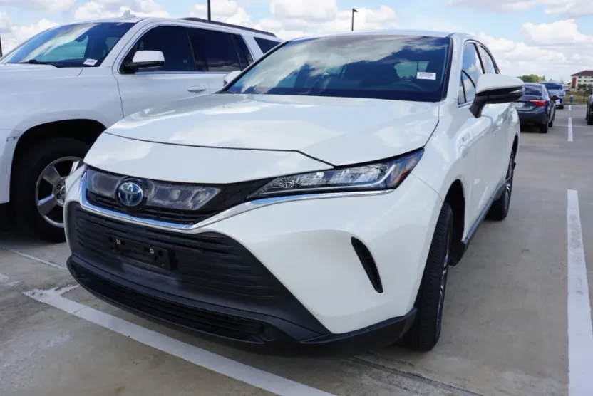 2021 Toyota Venza LE photo 1