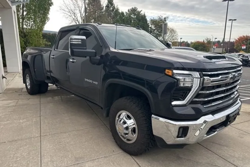 2024 Chevrolet Silverado 3500HD LTZ photo 1