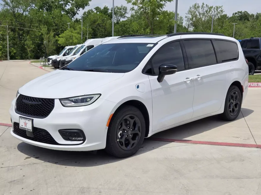 2025 Chrysler Pacifica Hybrid S Appearance photo 1