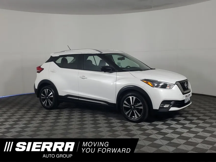 2018 Nissan Kicks SR photo 1