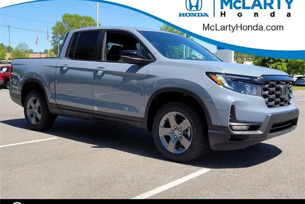 2025 Honda Ridgeline TrailSport photo 1