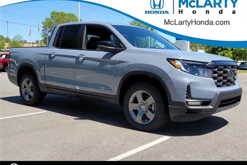 2025 Honda Ridgeline TrailSport photo 1