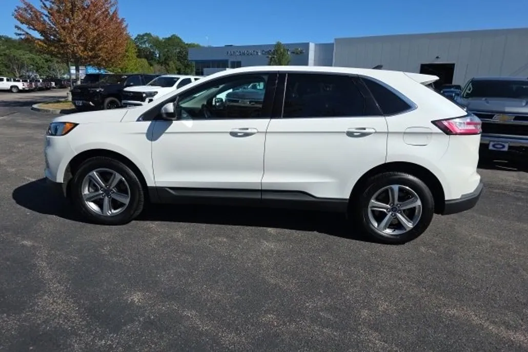 2022 Ford Edge SEL photo 1