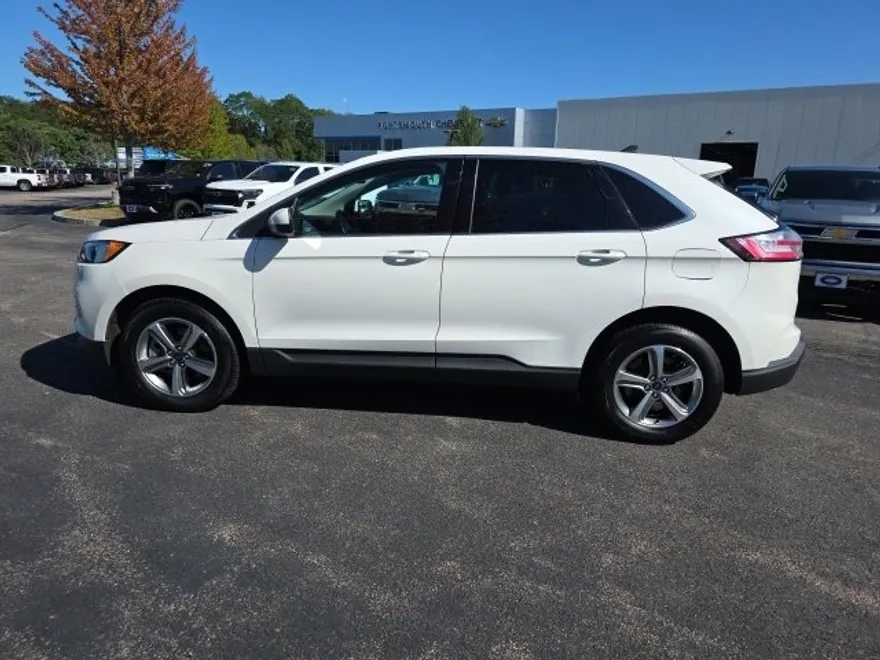 2022 Ford Edge SEL photo 1