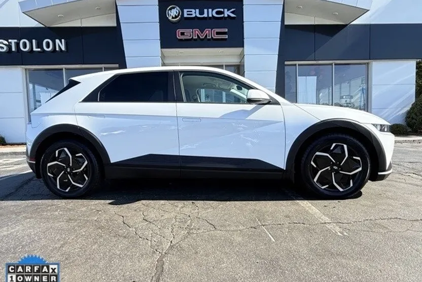 2024 Hyundai Ioniq 5 SE photo 1