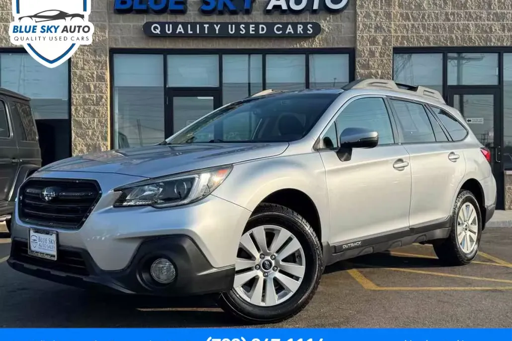 2018 Subaru Outback Premium photo 1