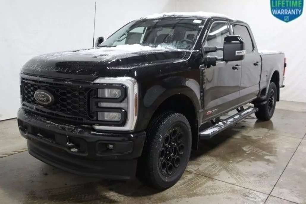 2025 Ford F-350 Lariat photo 1