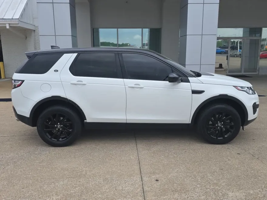 2018 Land Rover Discovery Sport SE photo 1