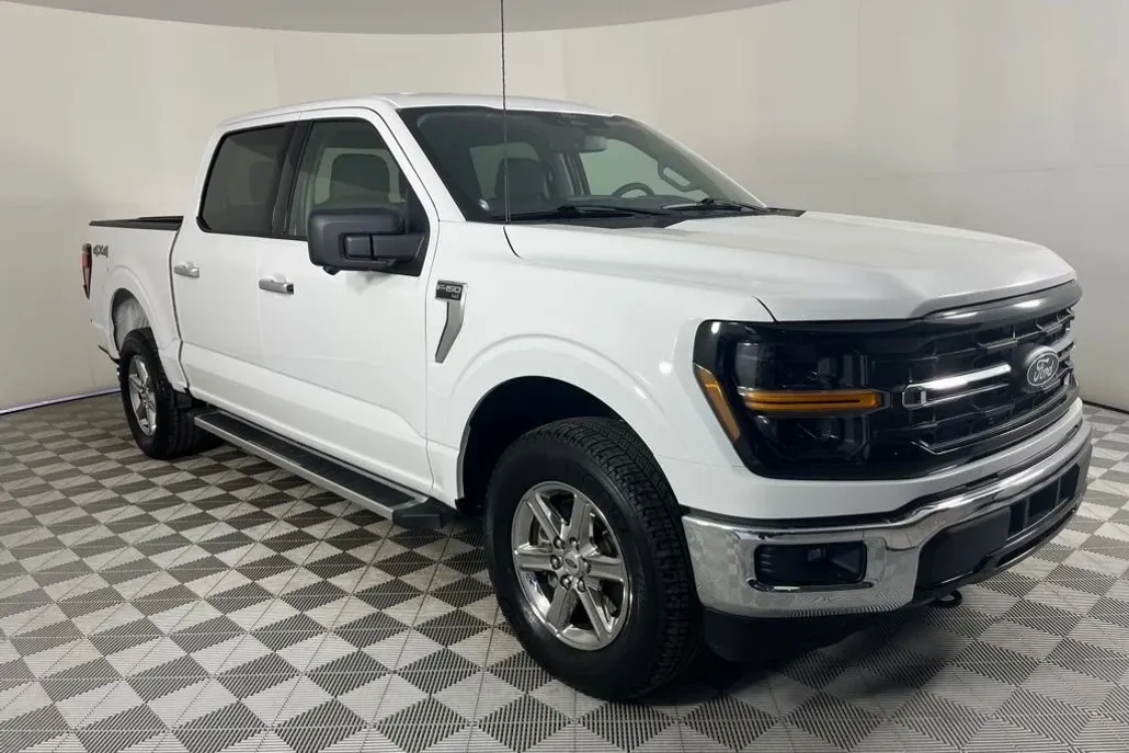 2024 Ford F-150 XLT photo 1