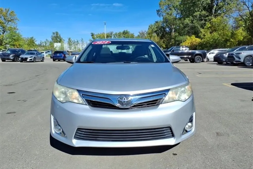 2014 Toyota Camry XLE photo 1