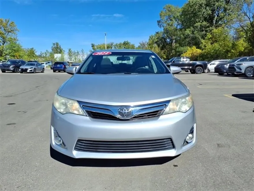 2014 Toyota Camry XLE photo 1