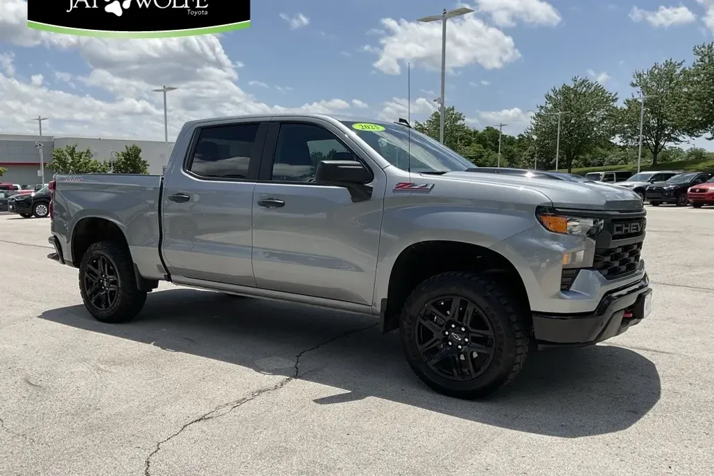 2025 Chevrolet Silverado 1500 Custom Trail Boss photo 1