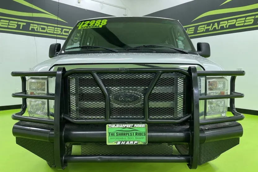 2013 Ford E-350 photo 1