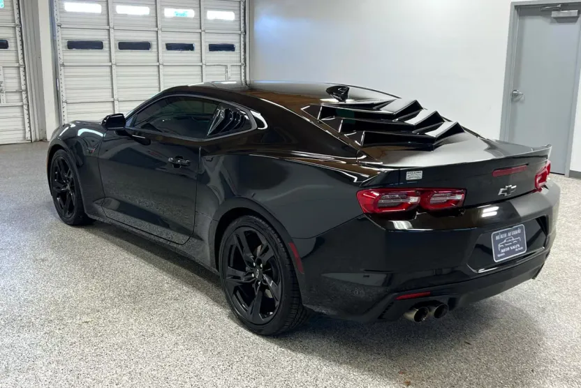 2022 Chevrolet Camaro LT1 photo 1