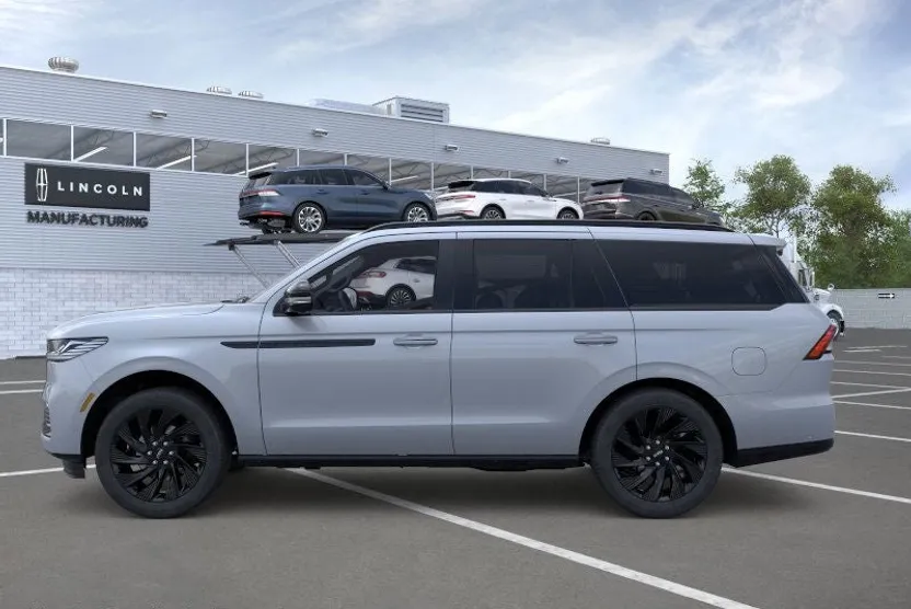 2025 Lincoln Navigator Reserve photo 1