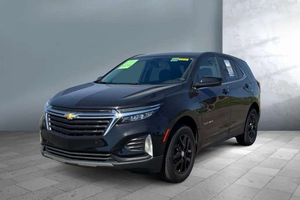 2024 Chevrolet Equinox LT photo 1