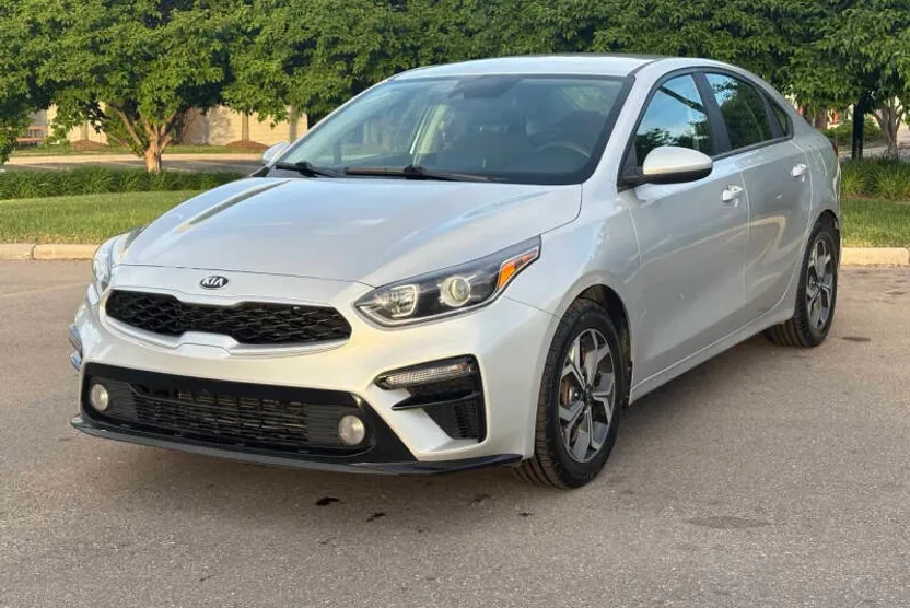 2021 Kia Forte FE LXS photo 1
