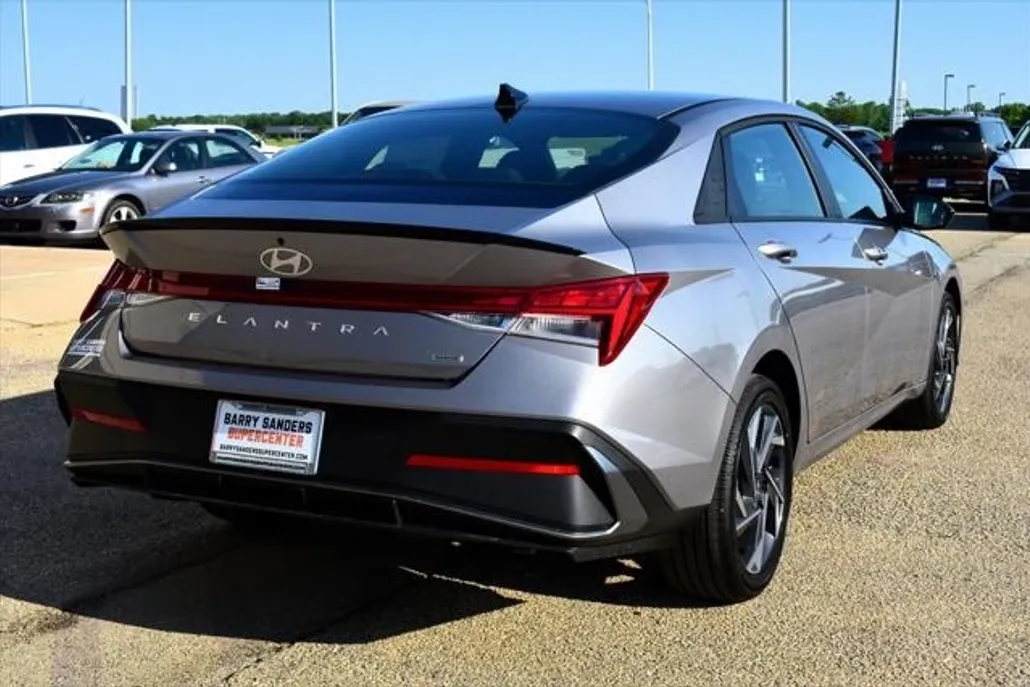 2025 Hyundai Elantra Hybrid SEL Sport photo 1