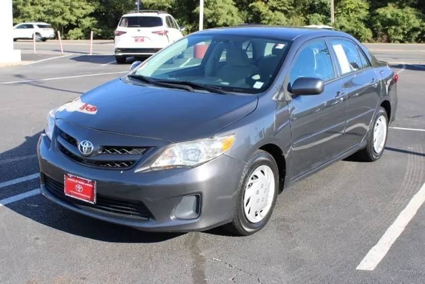 2013 Toyota Corolla L photo 1