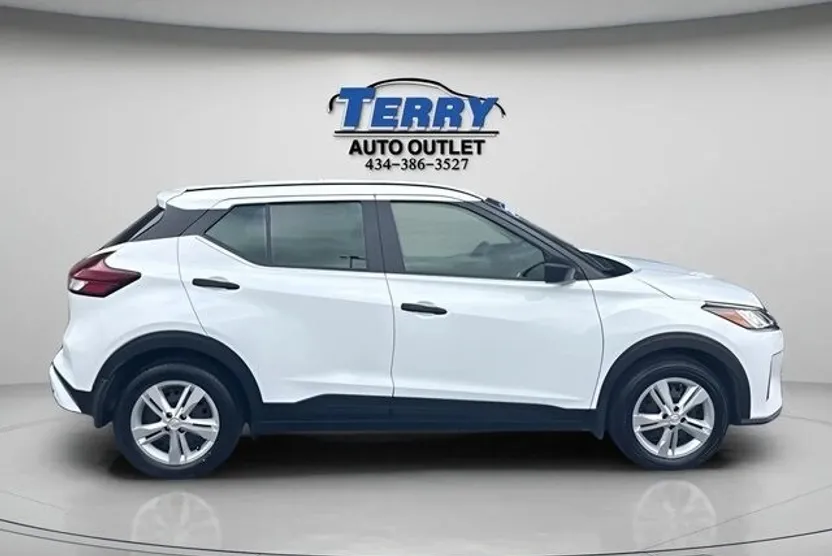 2024 Nissan Kicks S photo 1