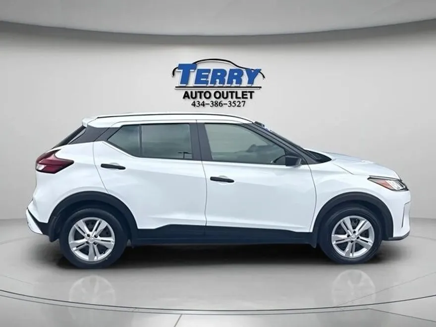 2024 Nissan Kicks S photo 1