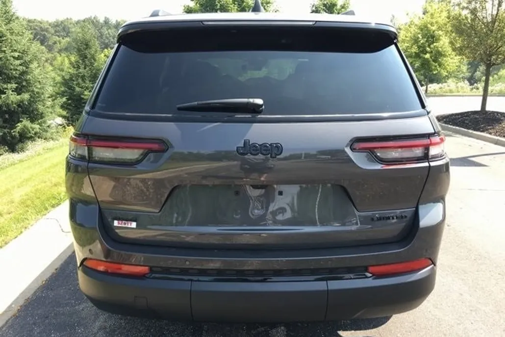 2025 Jeep Grand Cherokee Limited photo 1