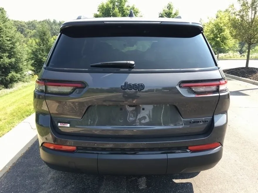 2025 Jeep Grand Cherokee Limited photo 1