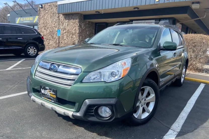 2014 Subaru Outback 2.5i Limited photo 1
