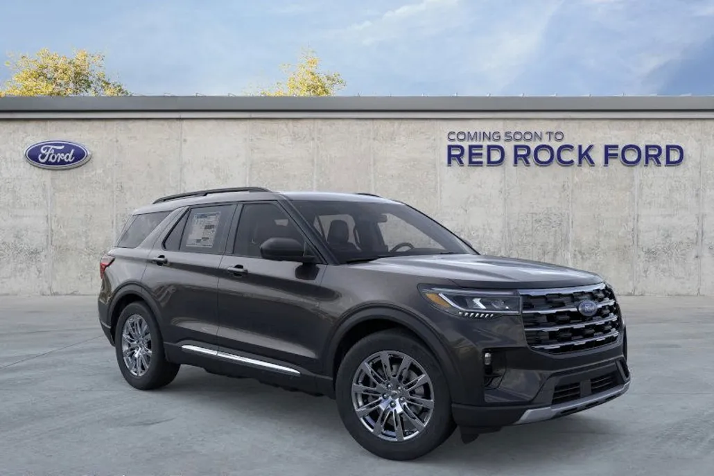 2025 Ford Explorer photo 1