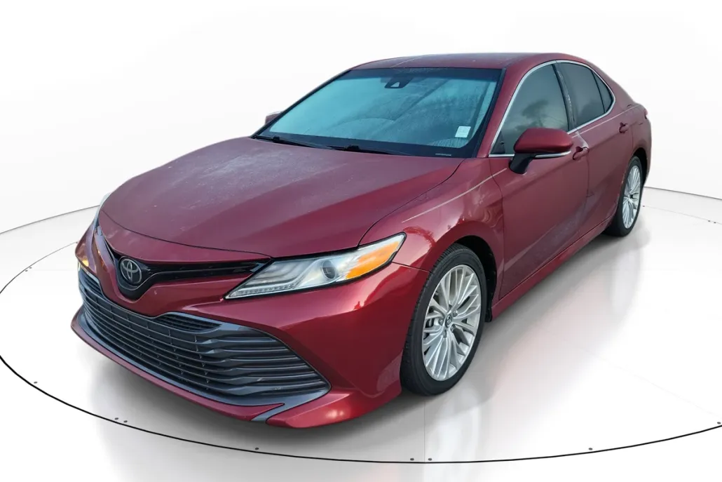 2019 Toyota Camry L photo 1