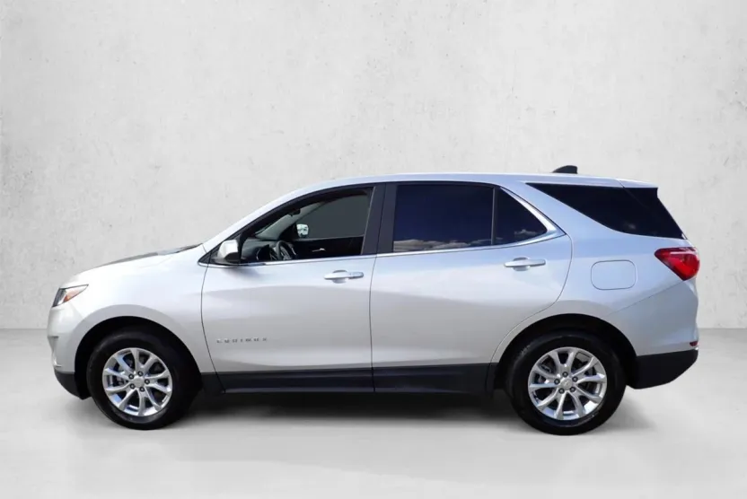 2021 Chevrolet Equinox LT photo 1