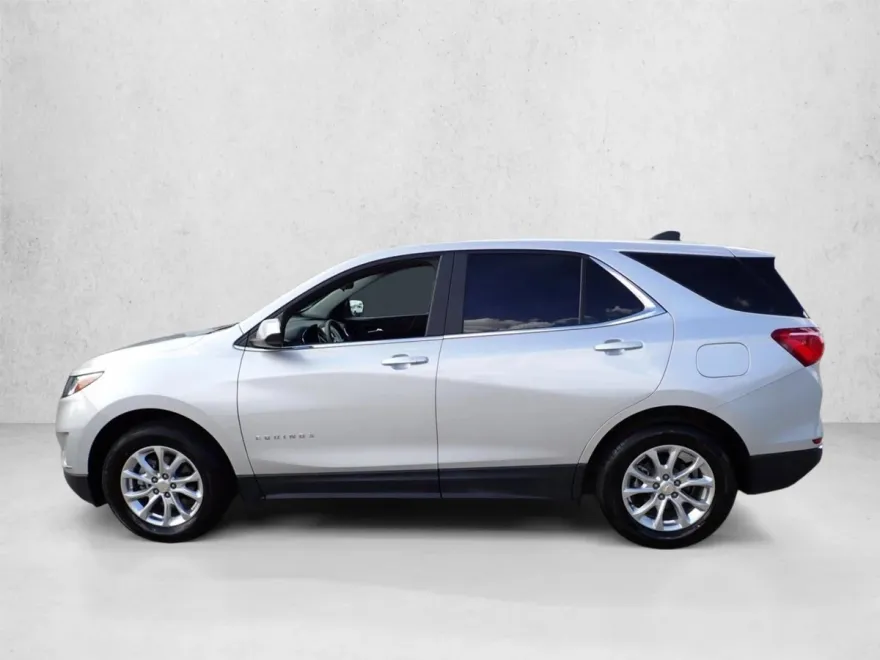 2021 Chevrolet Equinox LT photo 1