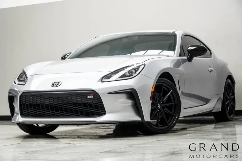2024 Toyota GR86 Premium photo 1