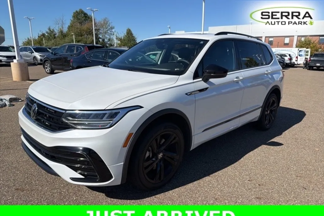 2023 Volkswagen Tiguan SE R-Line Black photo 1