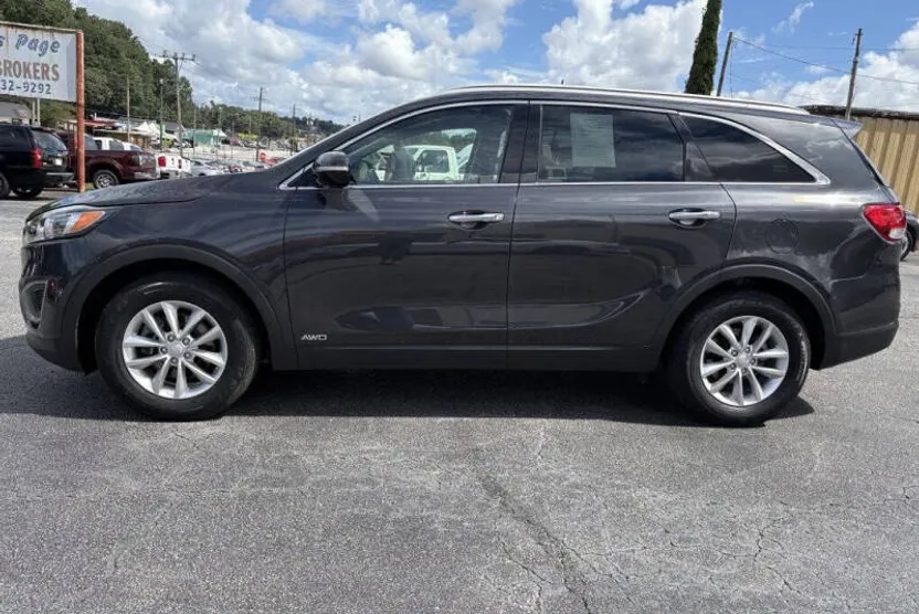 2018 Kia Sorento LX photo 1