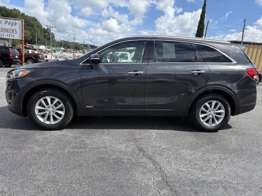2018 Kia Sorento LX photo 1