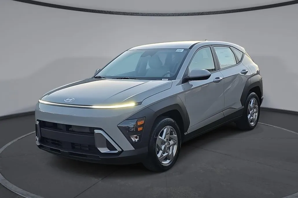 2026 Hyundai Kona SE photo 1