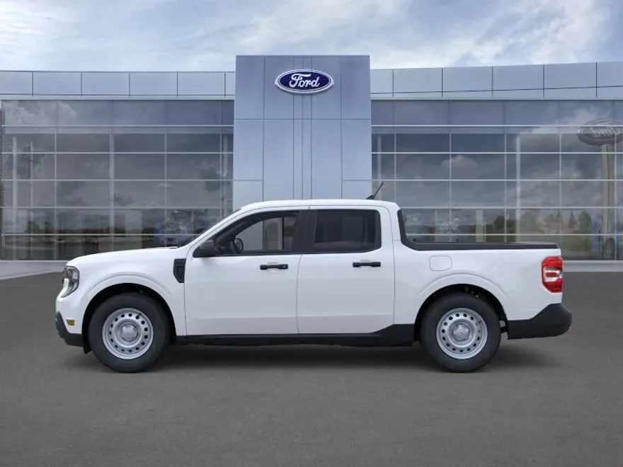 2025 Ford Maverick XL photo 1